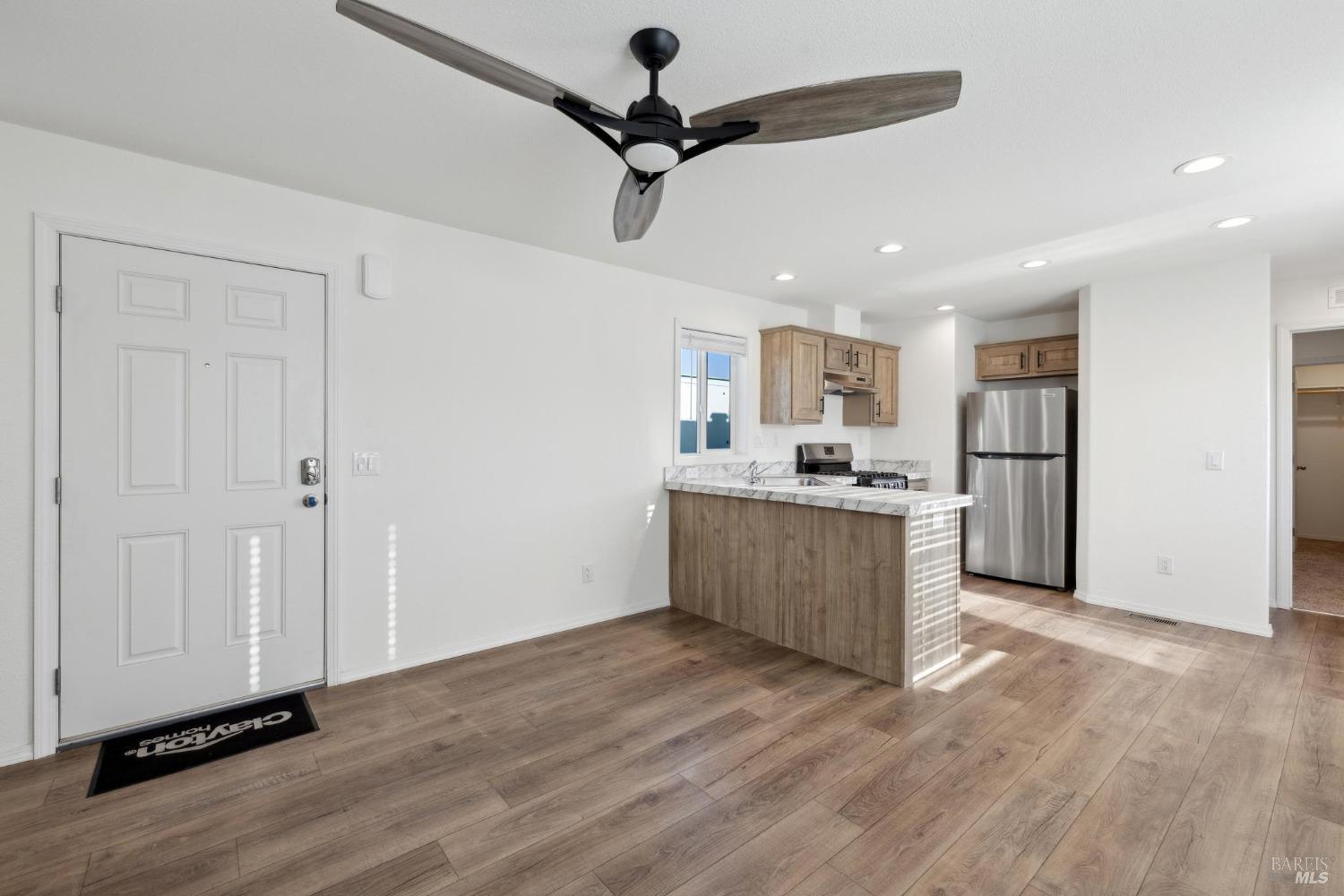 2130 Redwood Hwy #D1