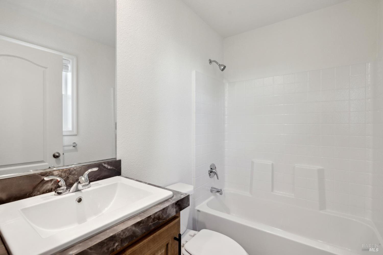 2130 Redwood Hwy #D1