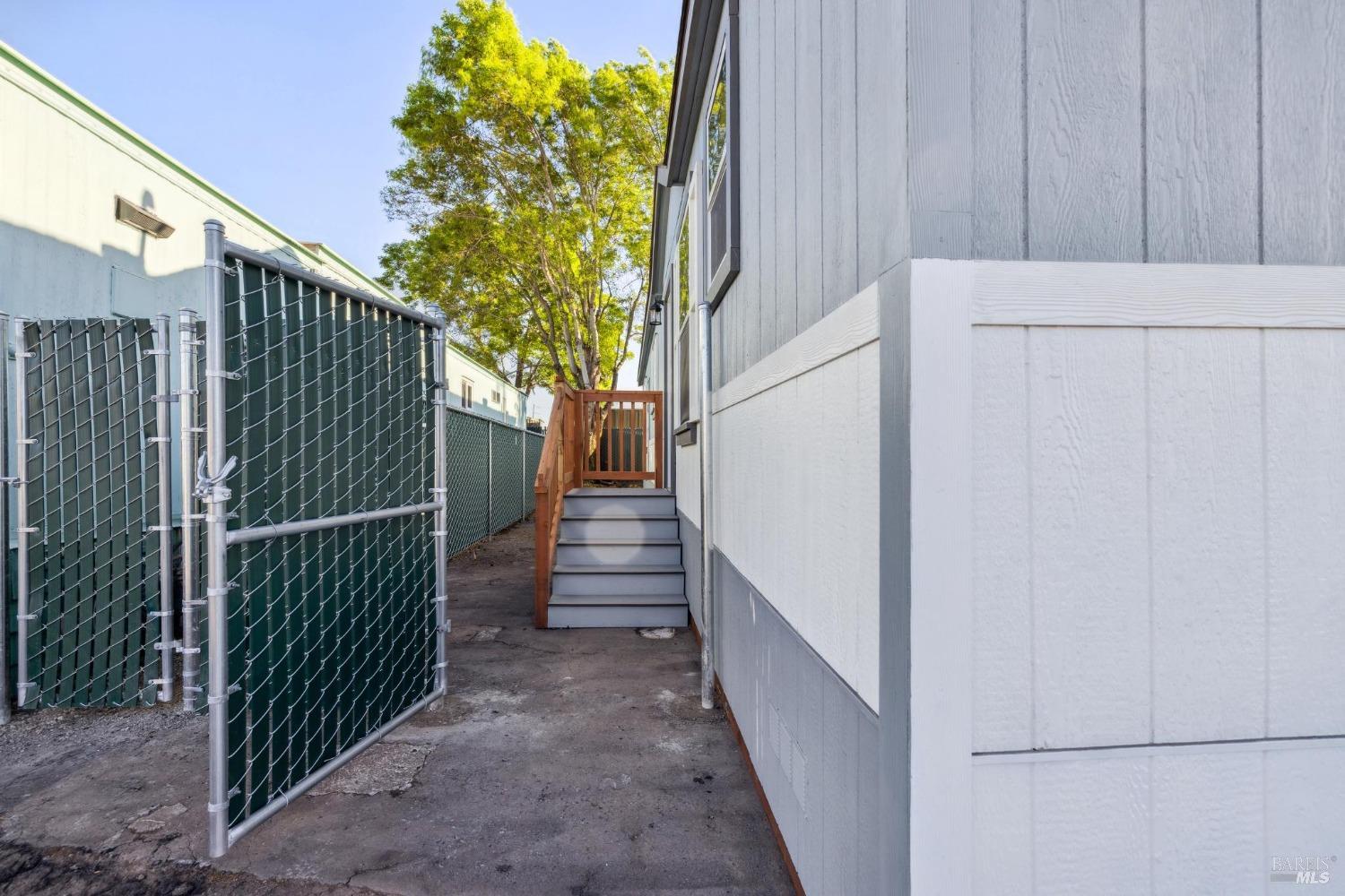 2130 Redwood Hwy #D1