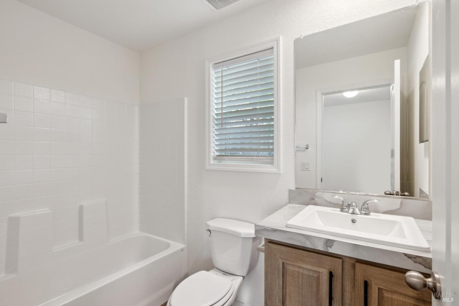 2130 Redwood Hwy #D1