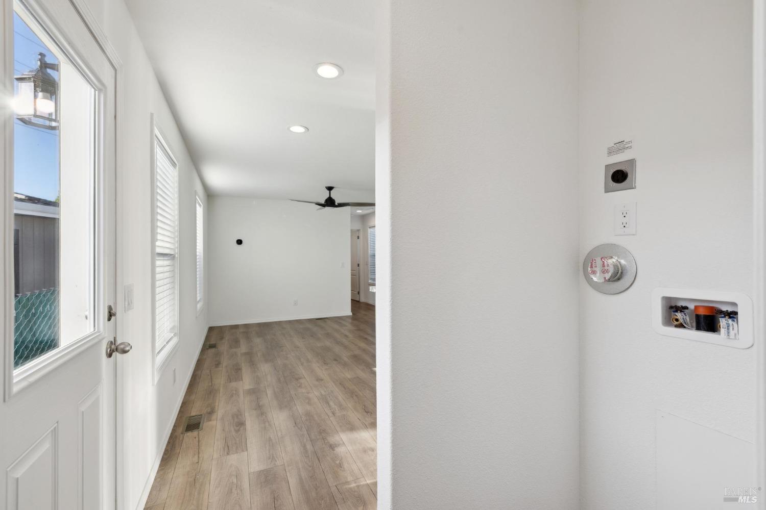 2130 Redwood Hwy #D1