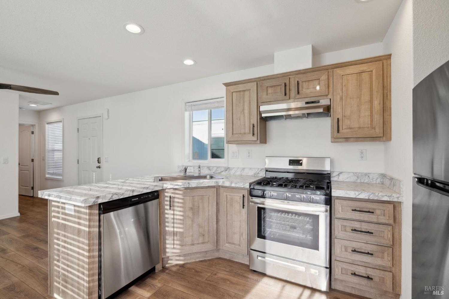 2130 Redwood Hwy #D1