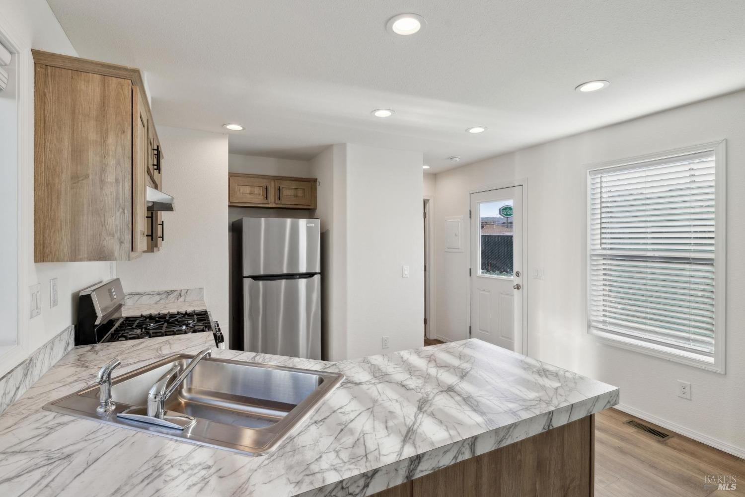 2130 Redwood Hwy #D1