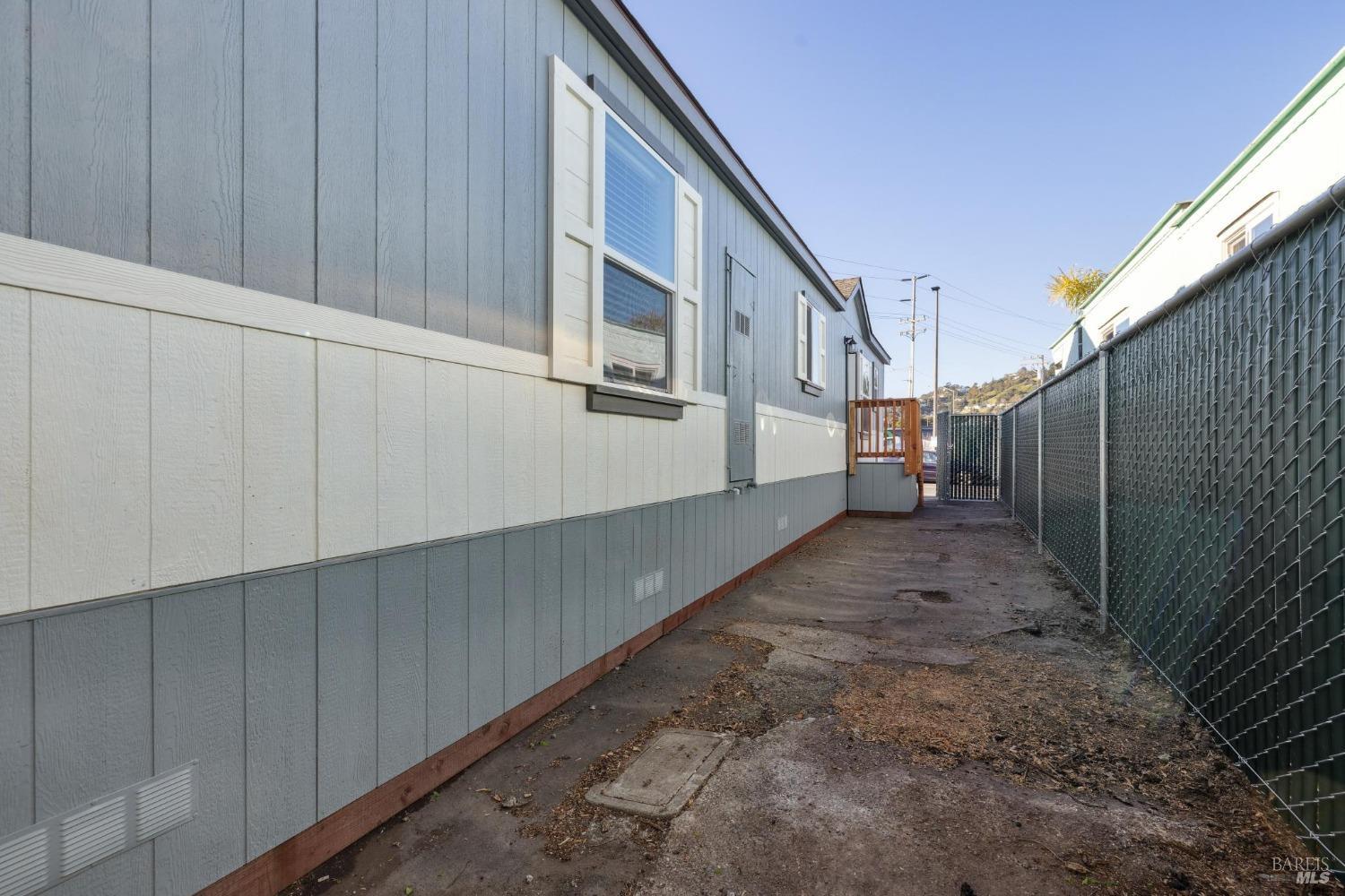 2130 Redwood Hwy #D1