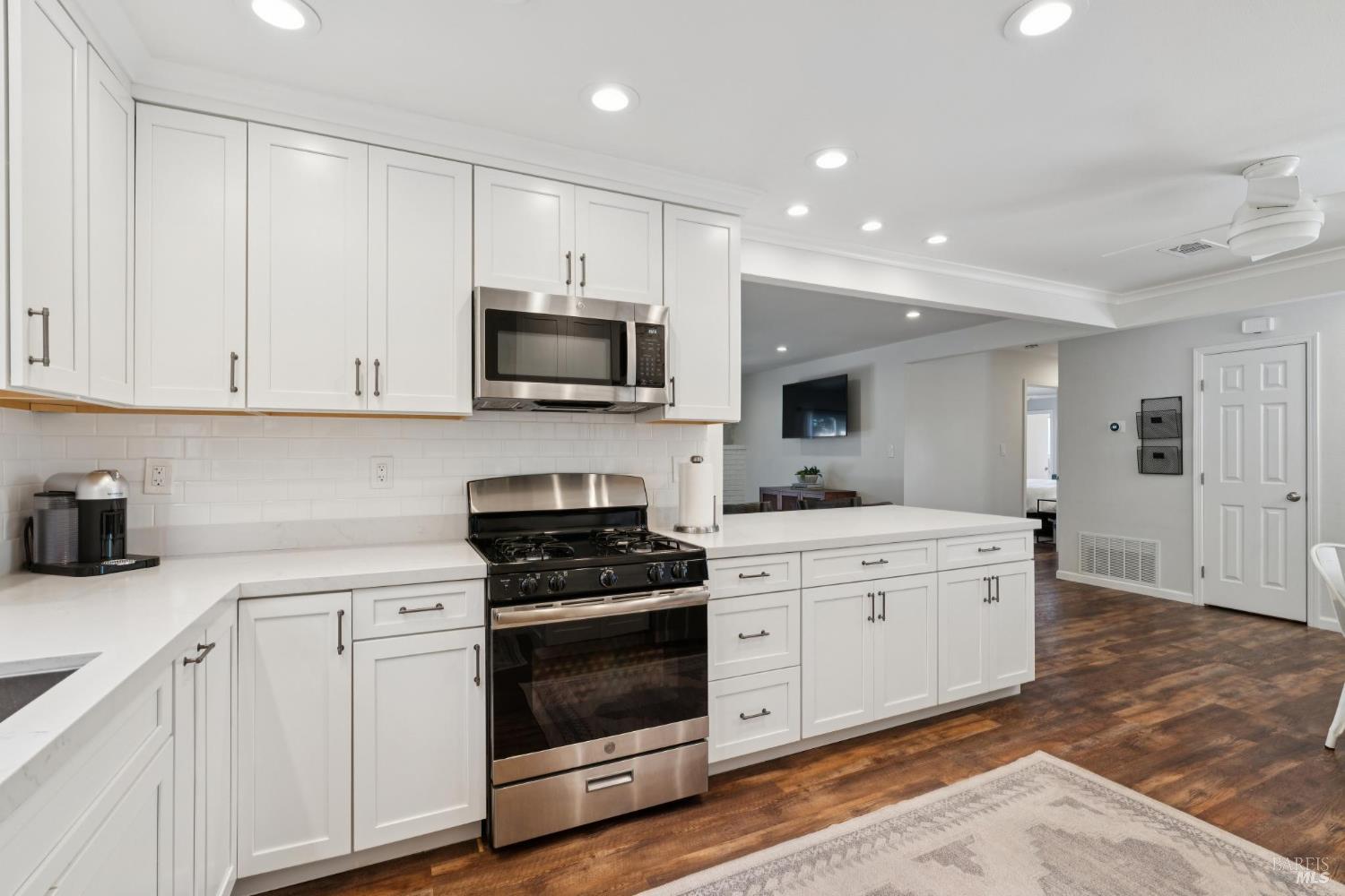 73 Alta Dr