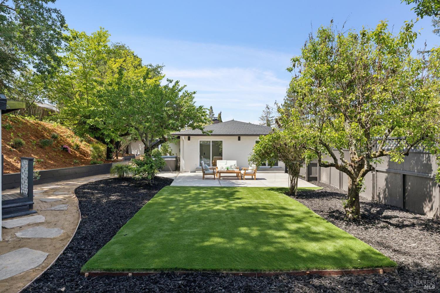 401 Alameda Del Prado