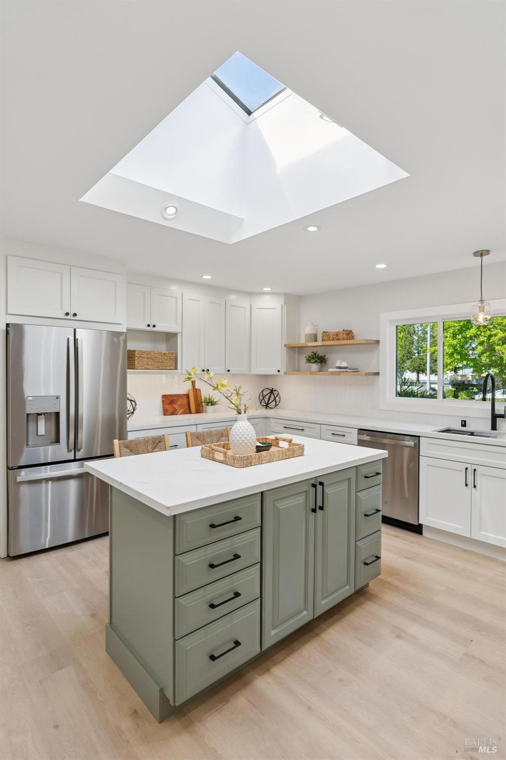 401 Alameda Del Prado