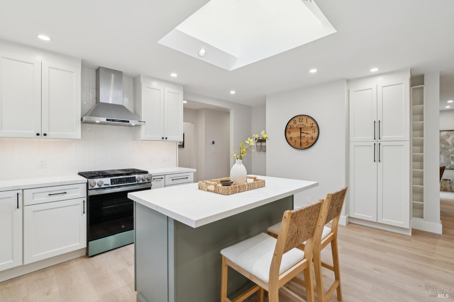 401 Alameda Del Prado