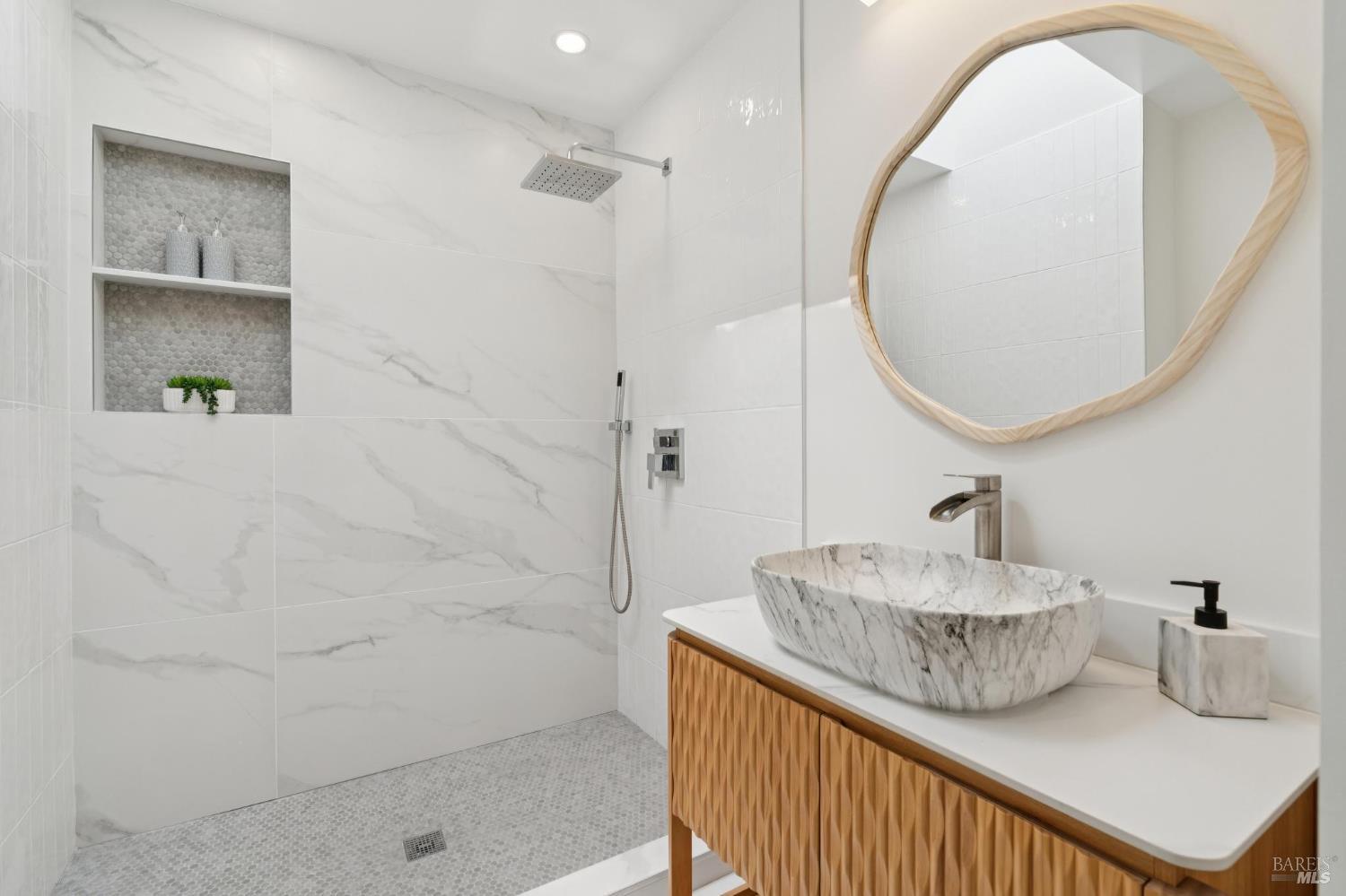 401 Alameda Del Prado