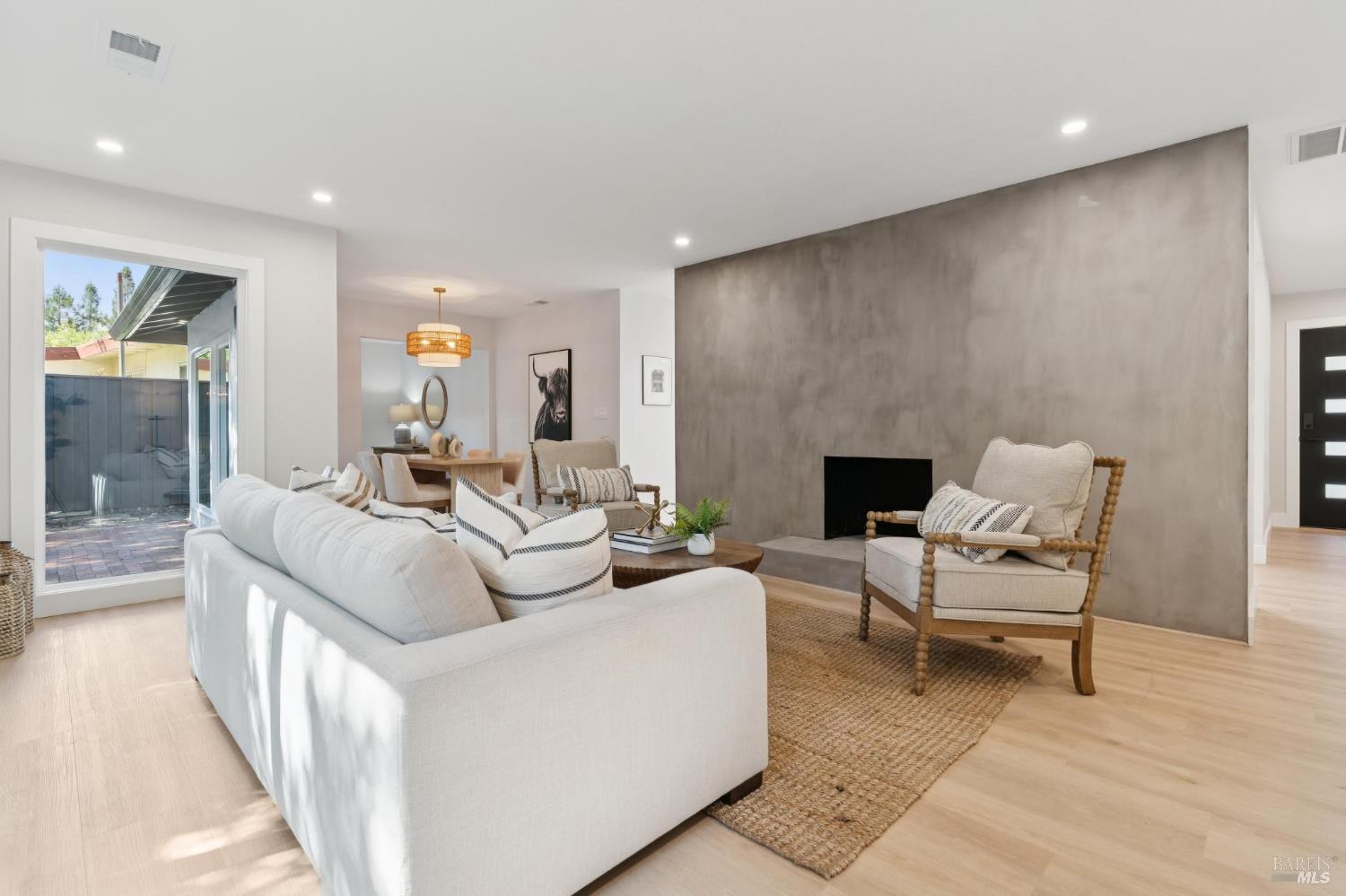 401 Alameda Del Prado