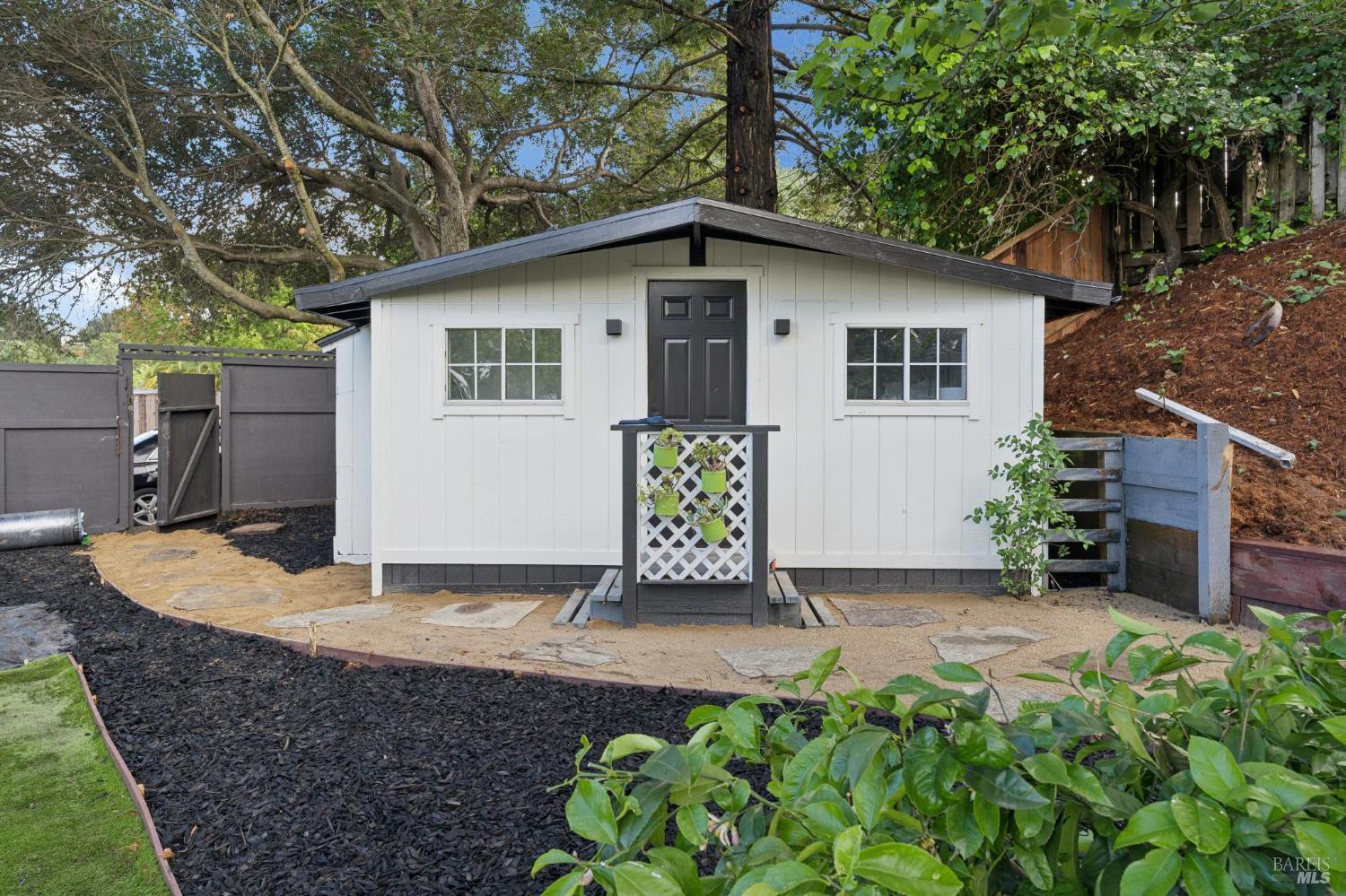 401 Alameda Del Prado