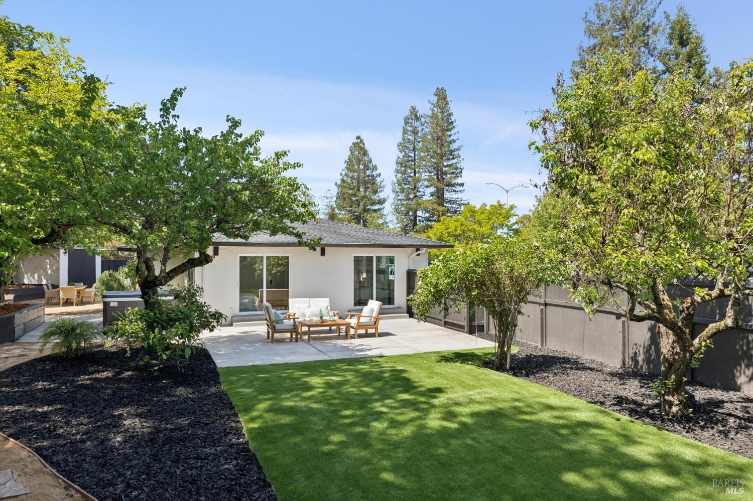 401 Alameda Del Prado