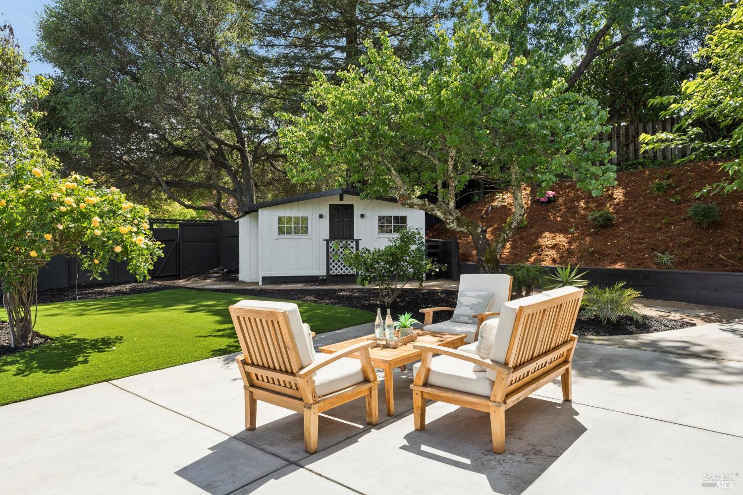 401 Alameda Del Prado