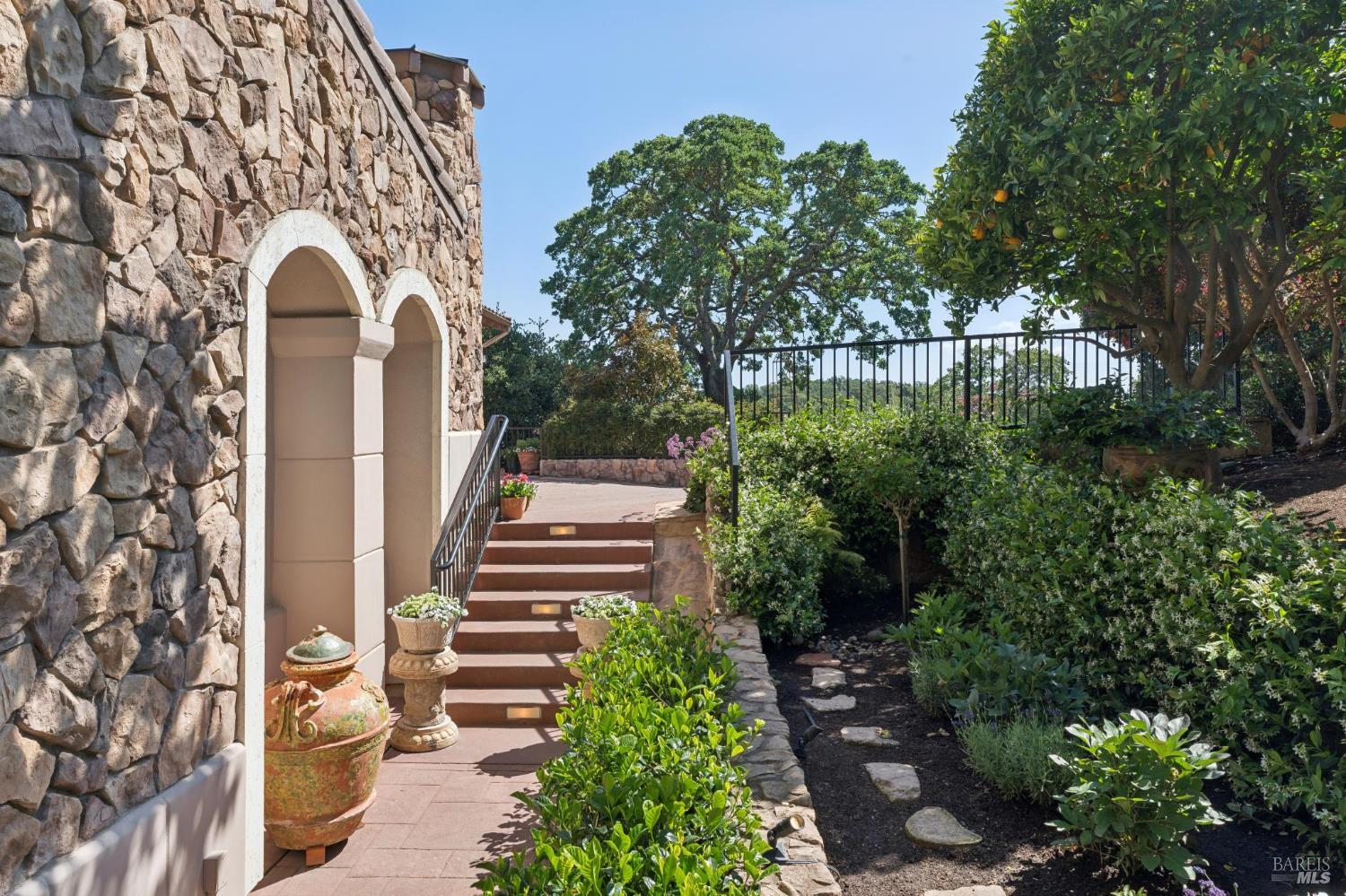 115 Stonetree Lane