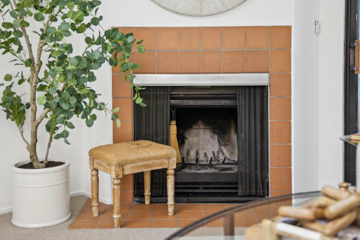 908 Via Casitas