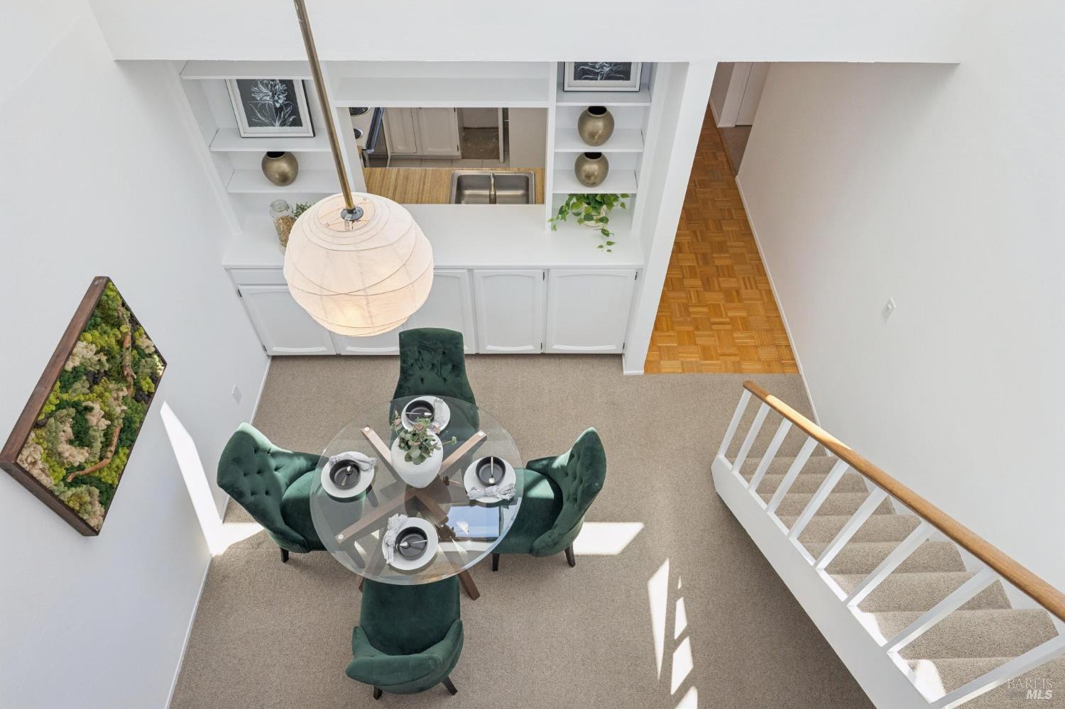 908 Via Casitas