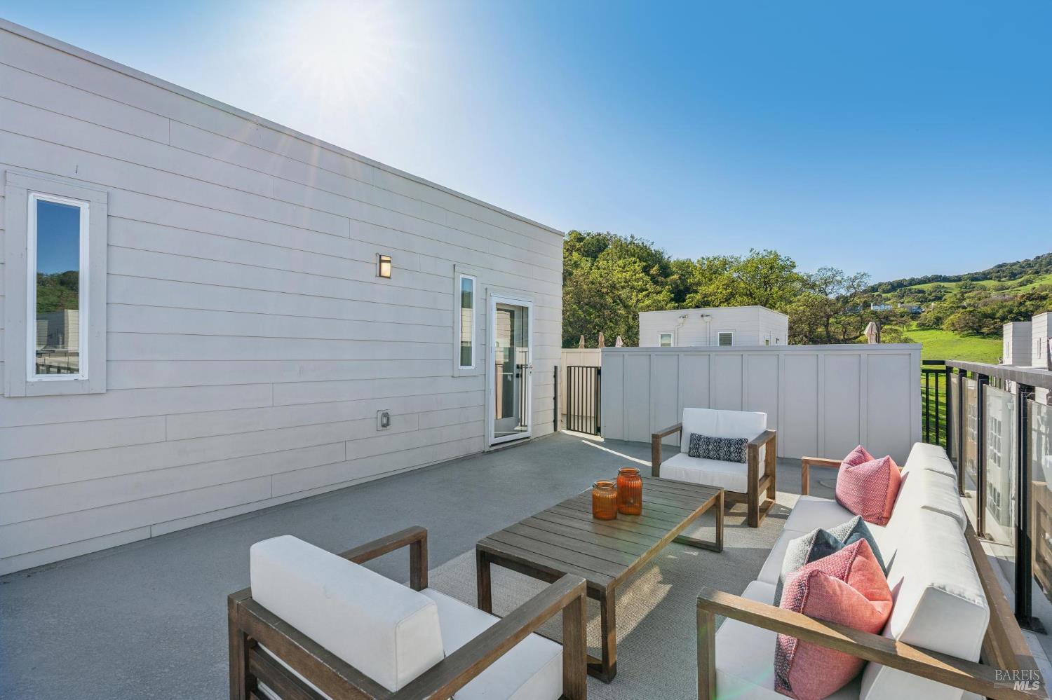 317 Verandah Avenue