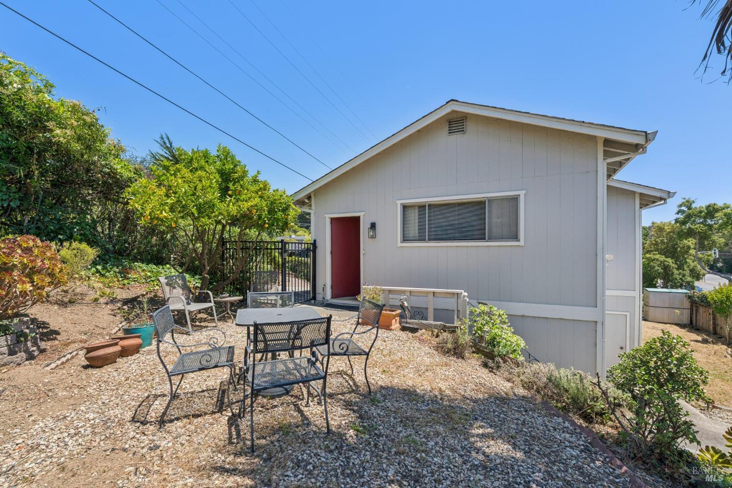 1 Bay Vista Court