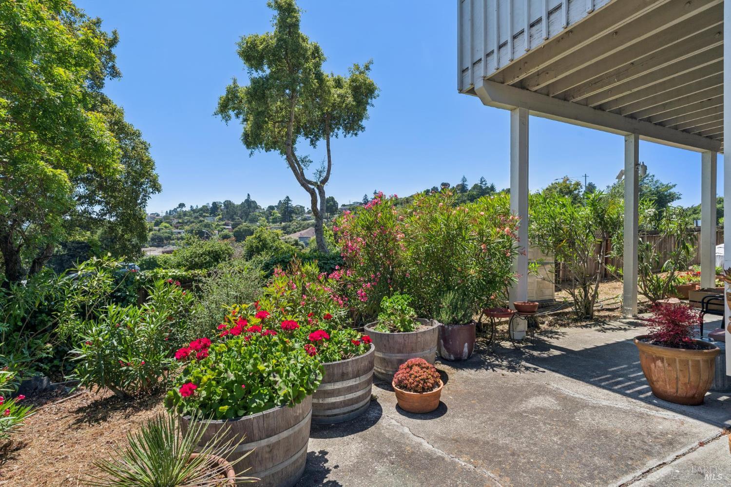 1 Bay Vista Court