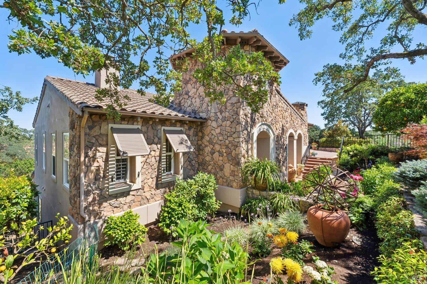 115 Stonetree Lane