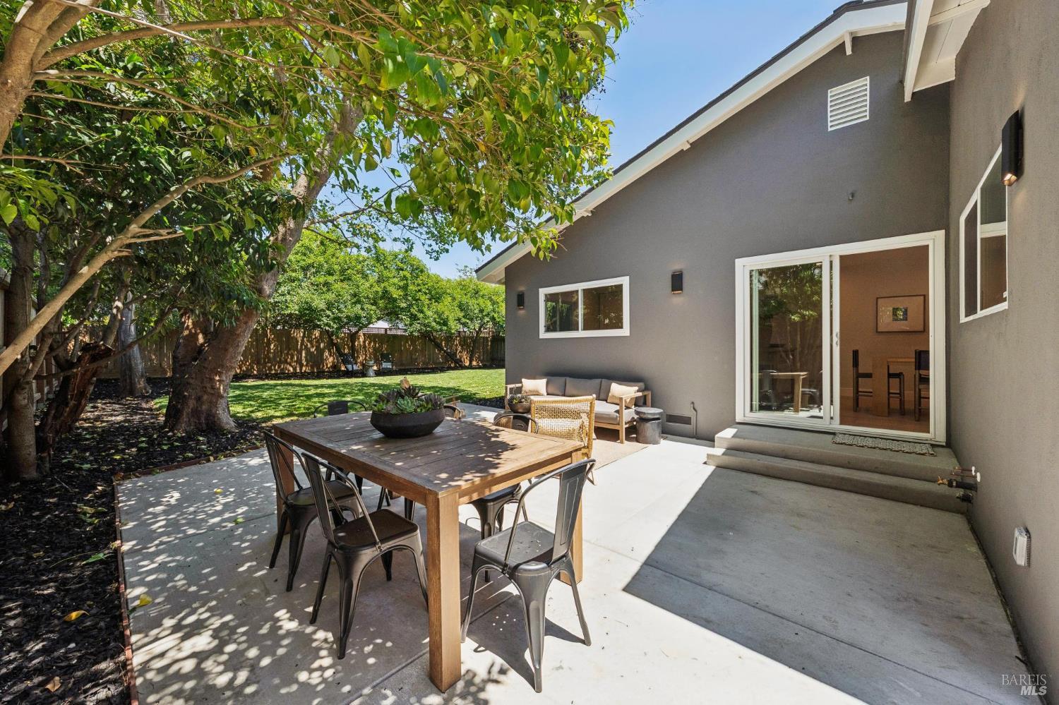 75 San Carlos Way
