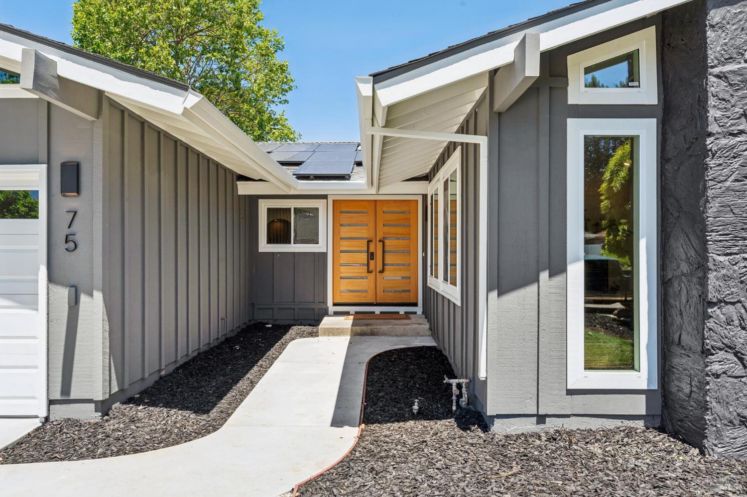 75 San Carlos Way