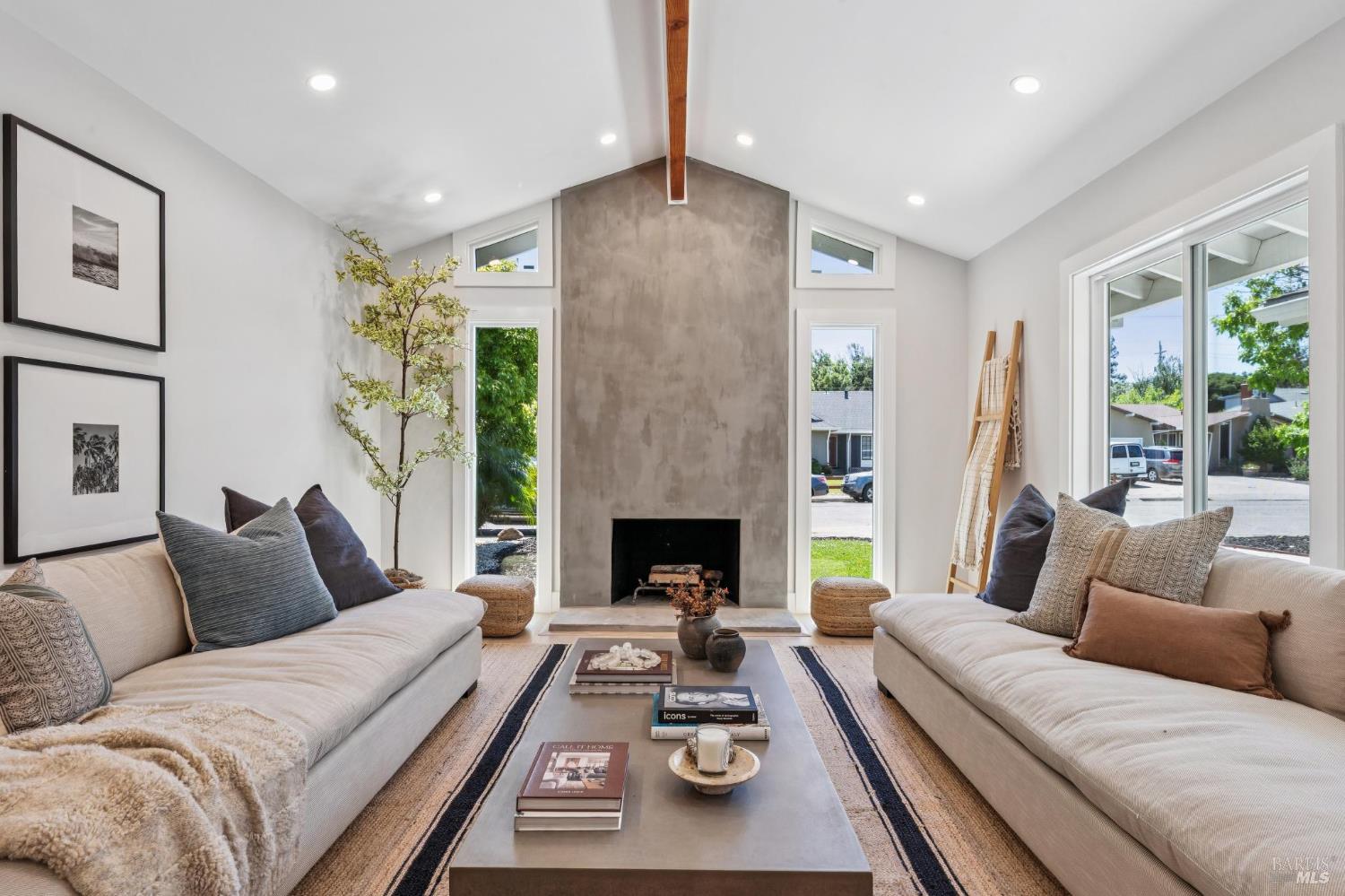 75 San Carlos Way