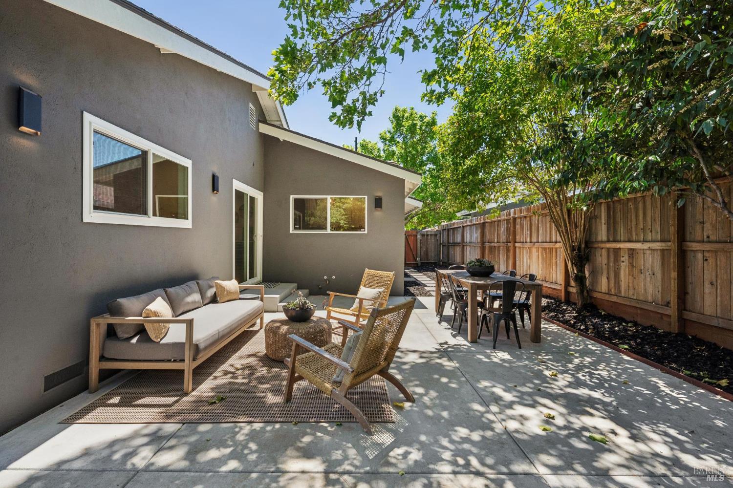 75 San Carlos Way