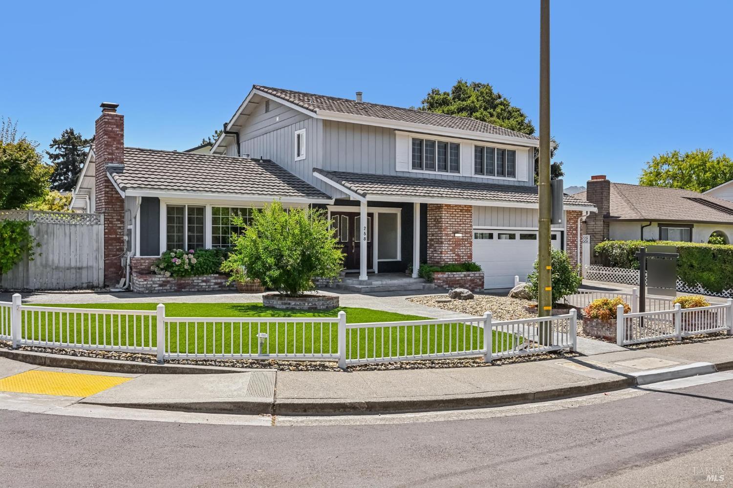 258 San Carlos Way