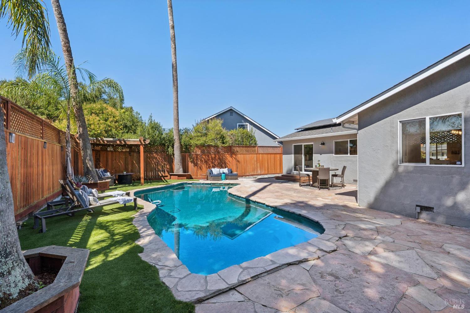 1549 Creekside Drive