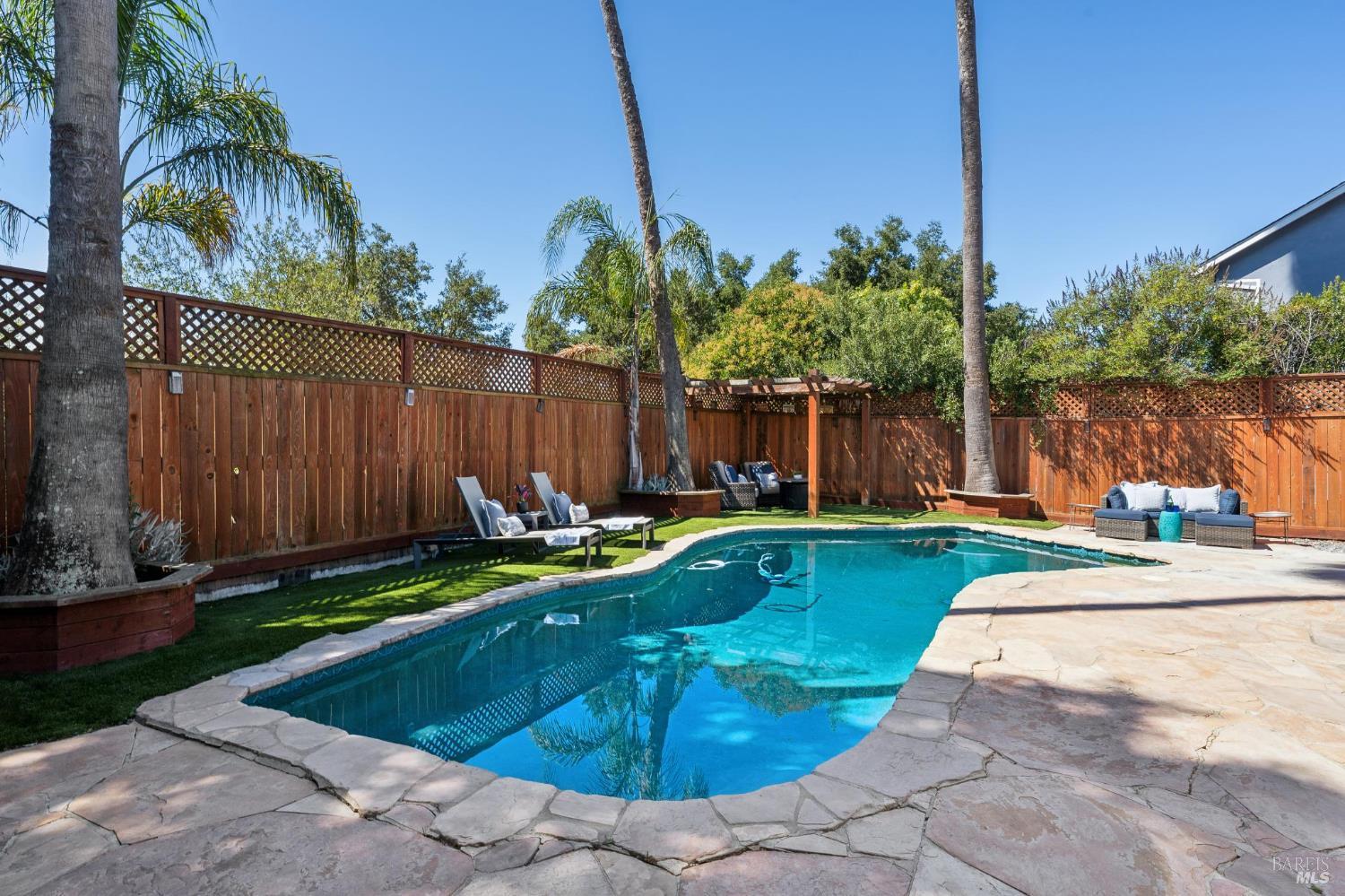 1549 Creekside Drive