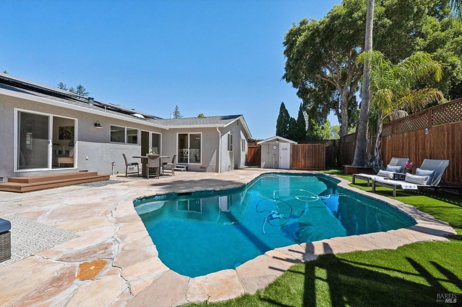 1549 Creekside Drive