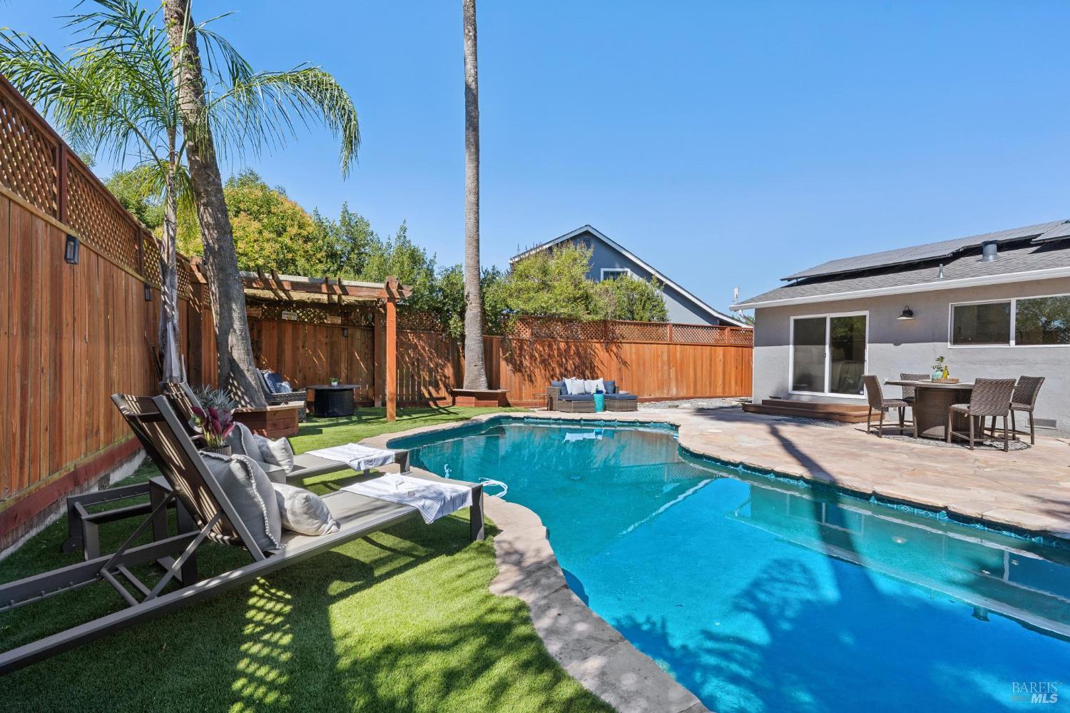 1549 Creekside Drive