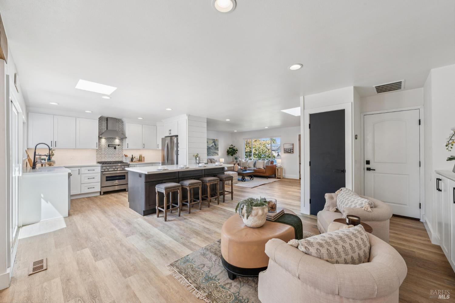 1549 Creekside Drive