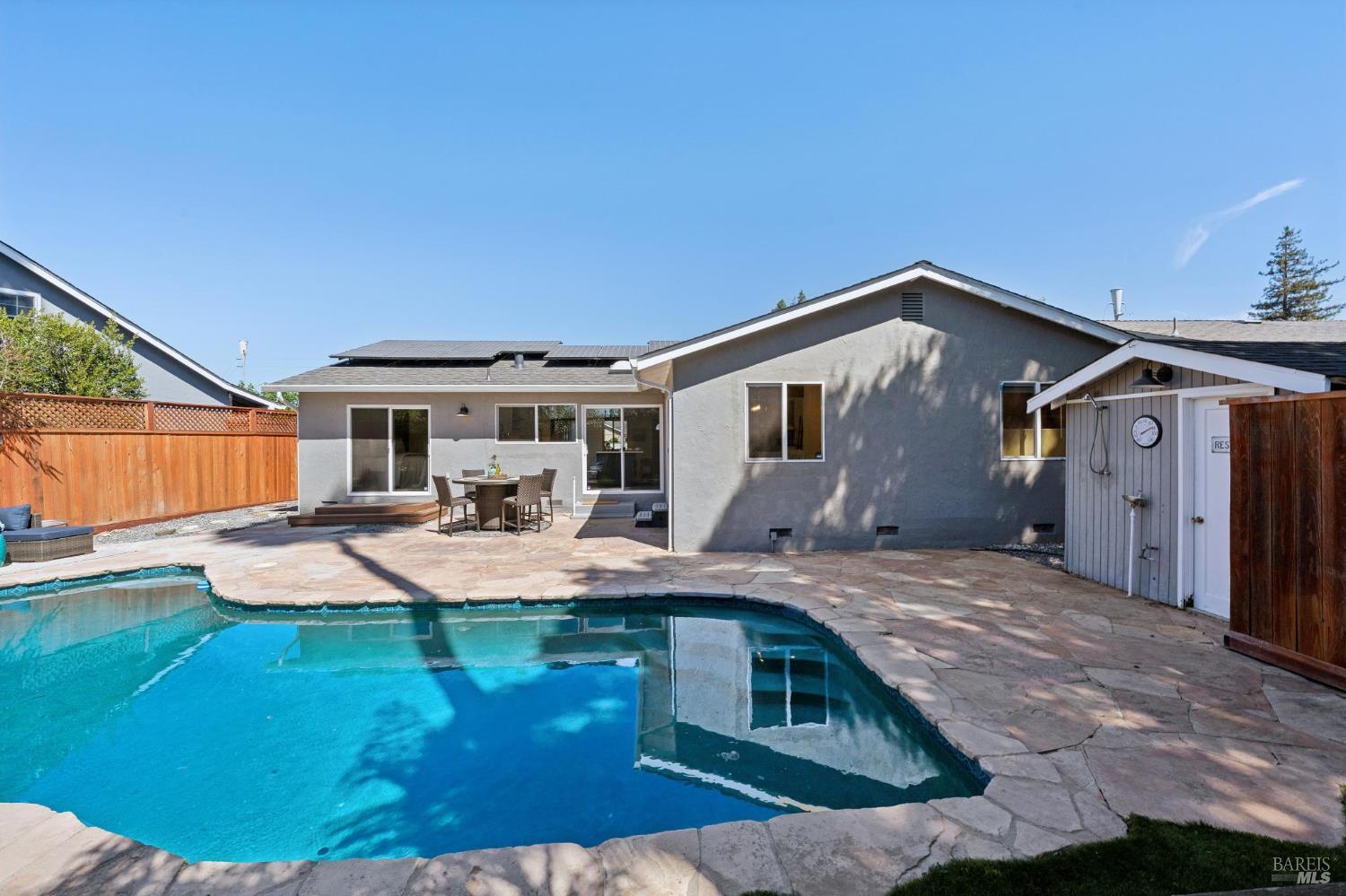 1549 Creekside Drive