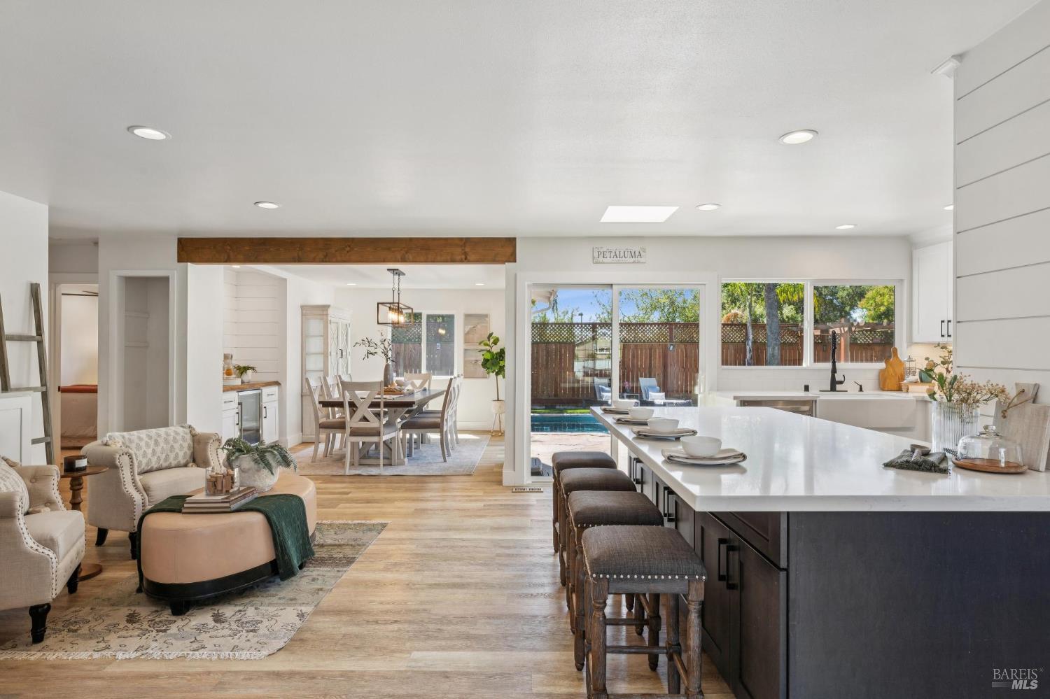 1549 Creekside Drive
