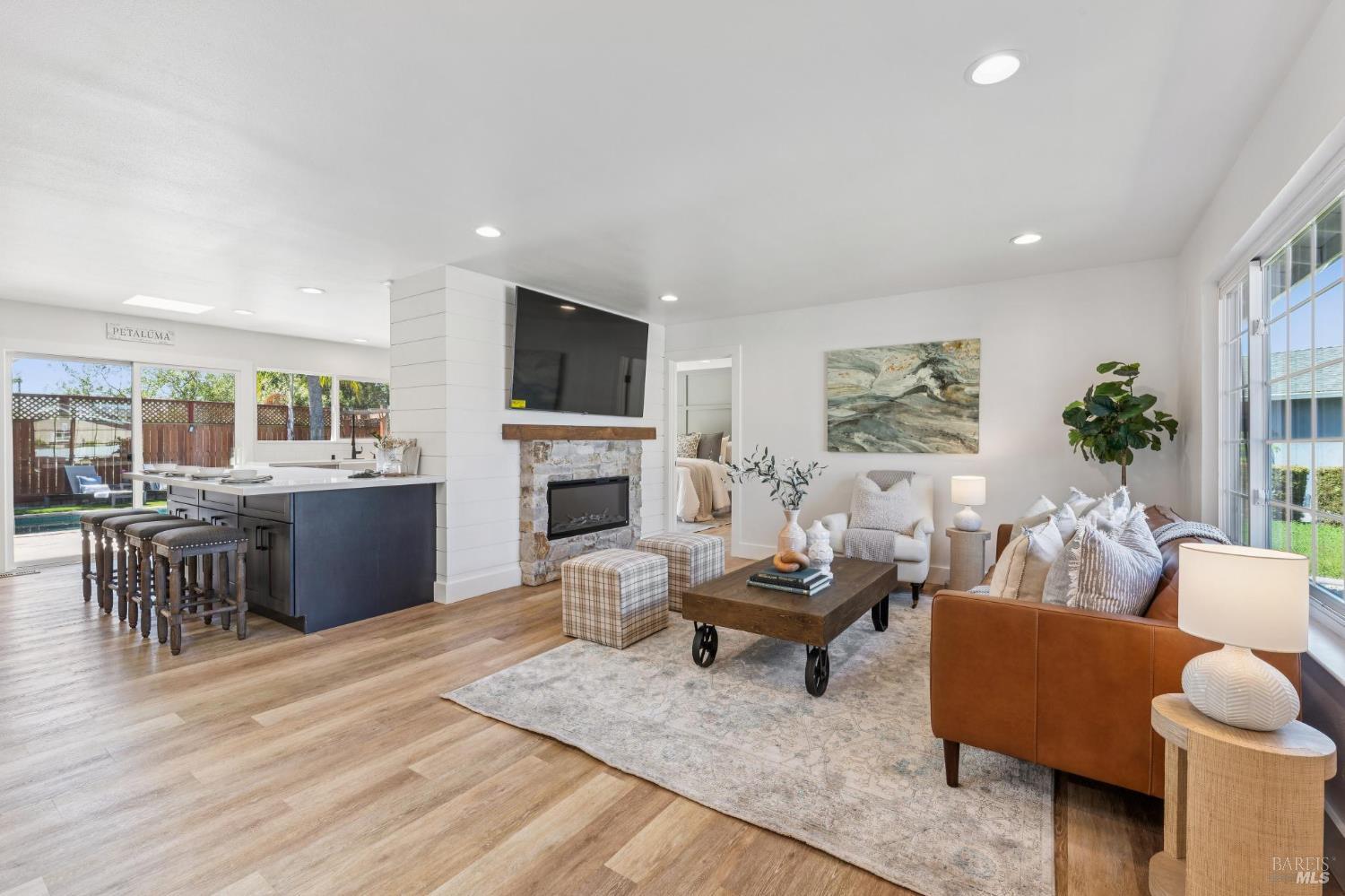 1549 Creekside Drive