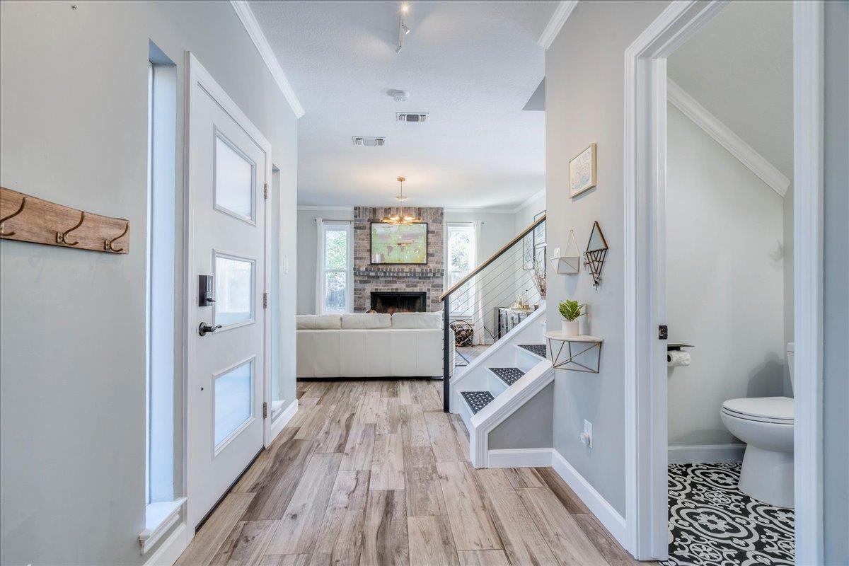 171 N Pin Oak XING, Elgin