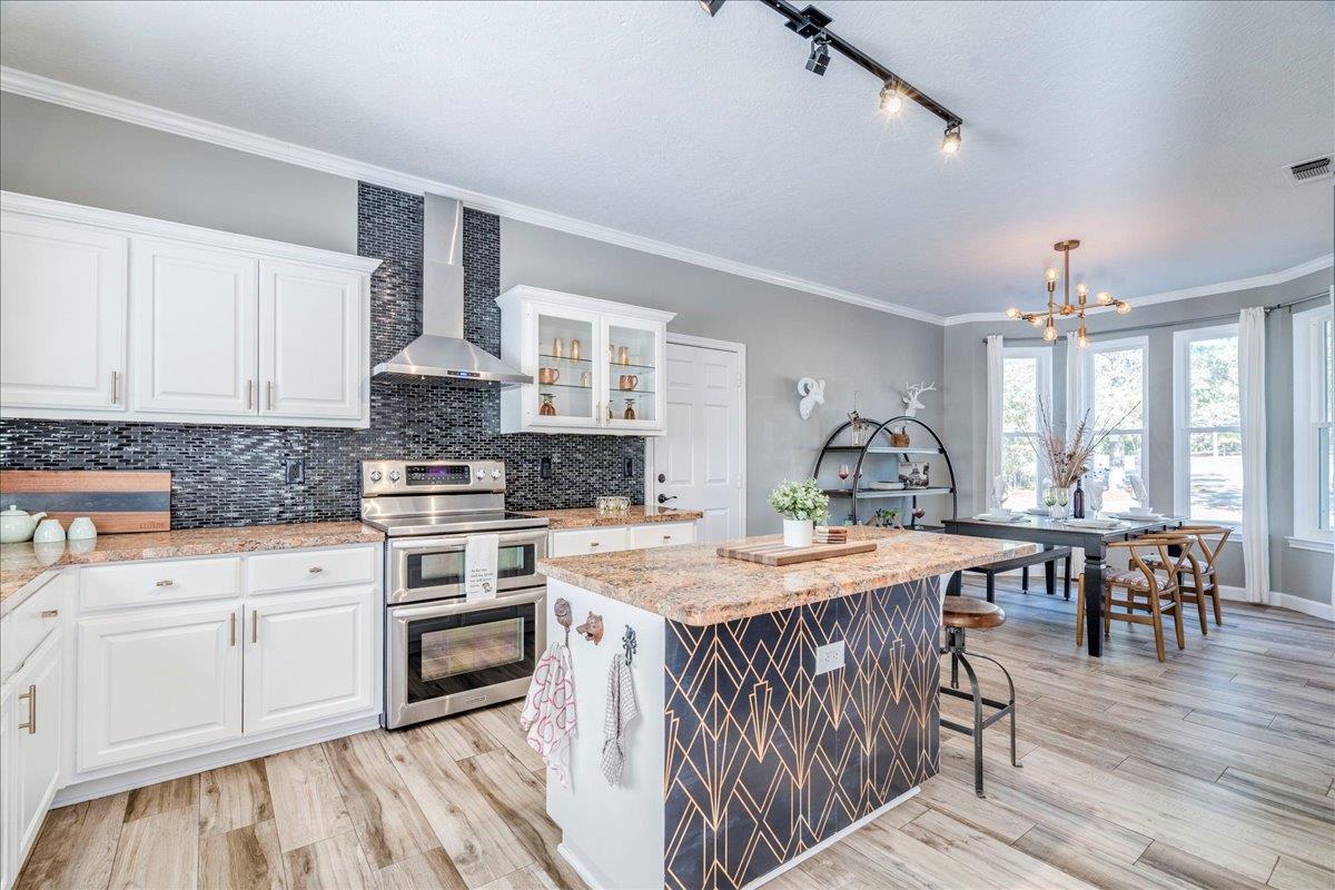 171 N Pin Oak XING, Elgin