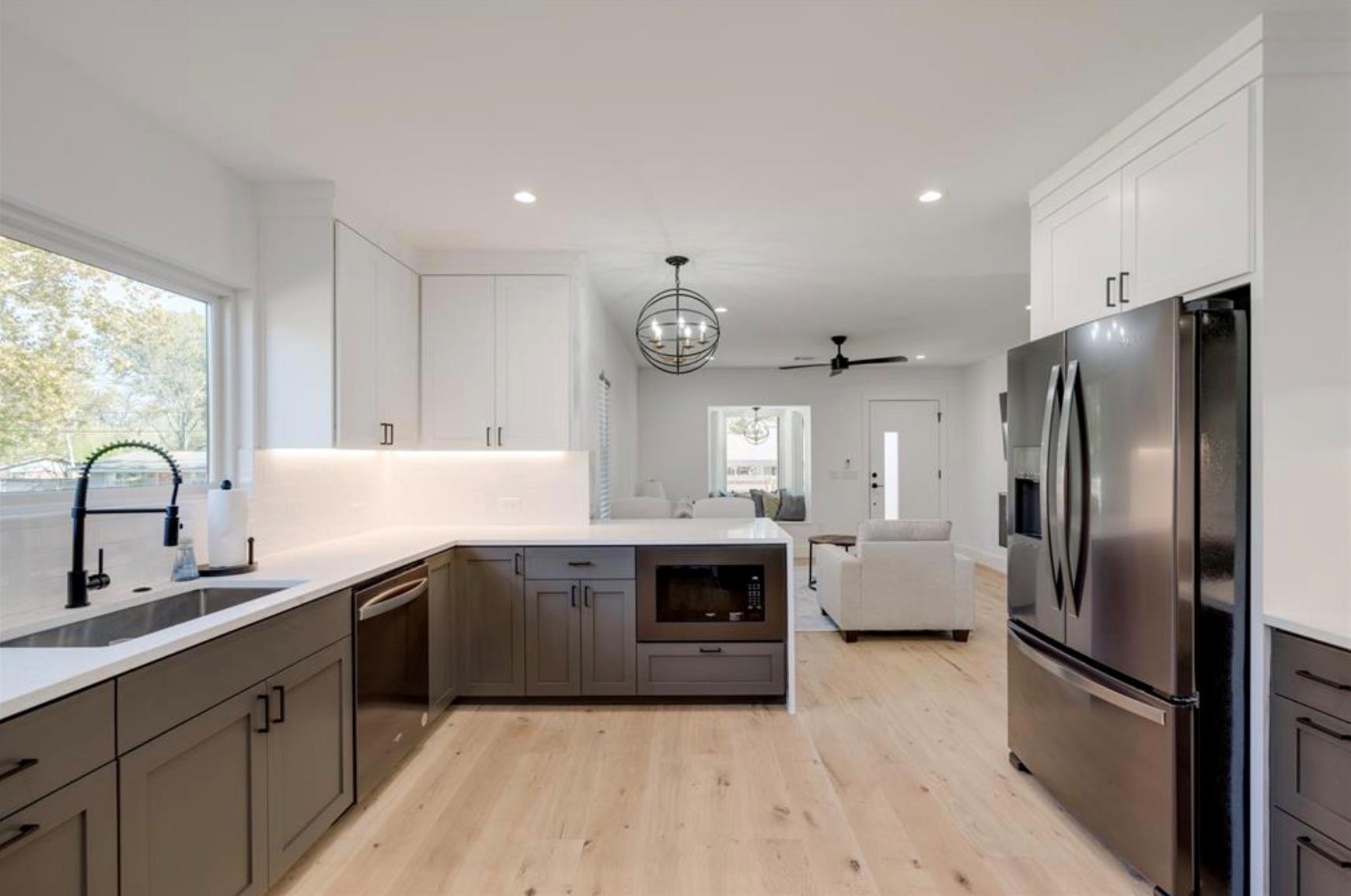 6308 Linda LN