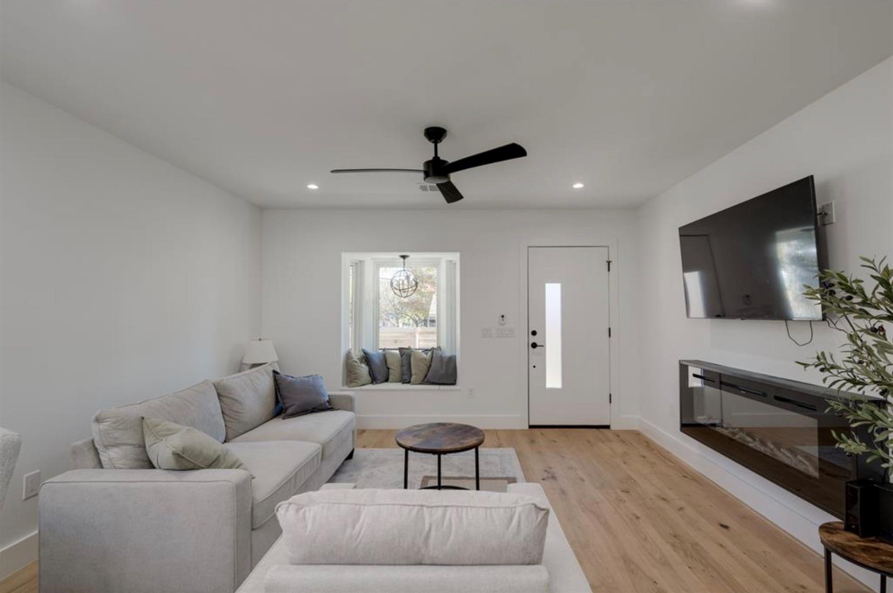 6308 Linda LN
