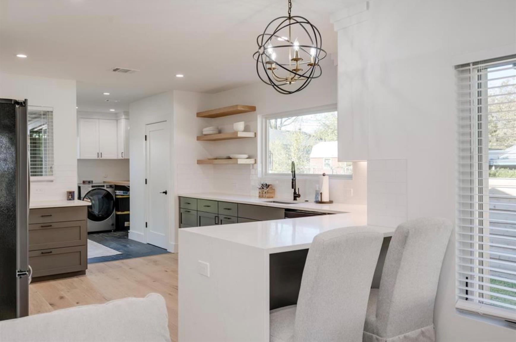 6308 Linda LN