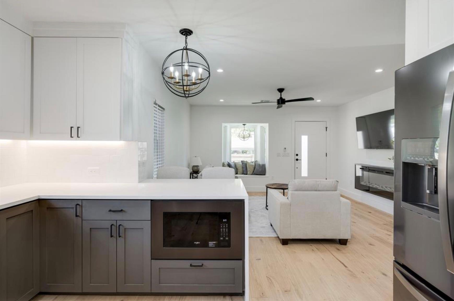 6308 Linda LN
