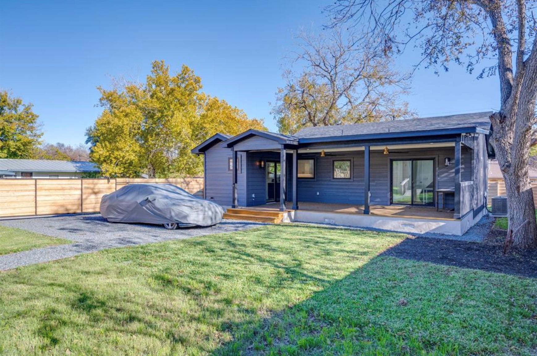 6308 Linda LN