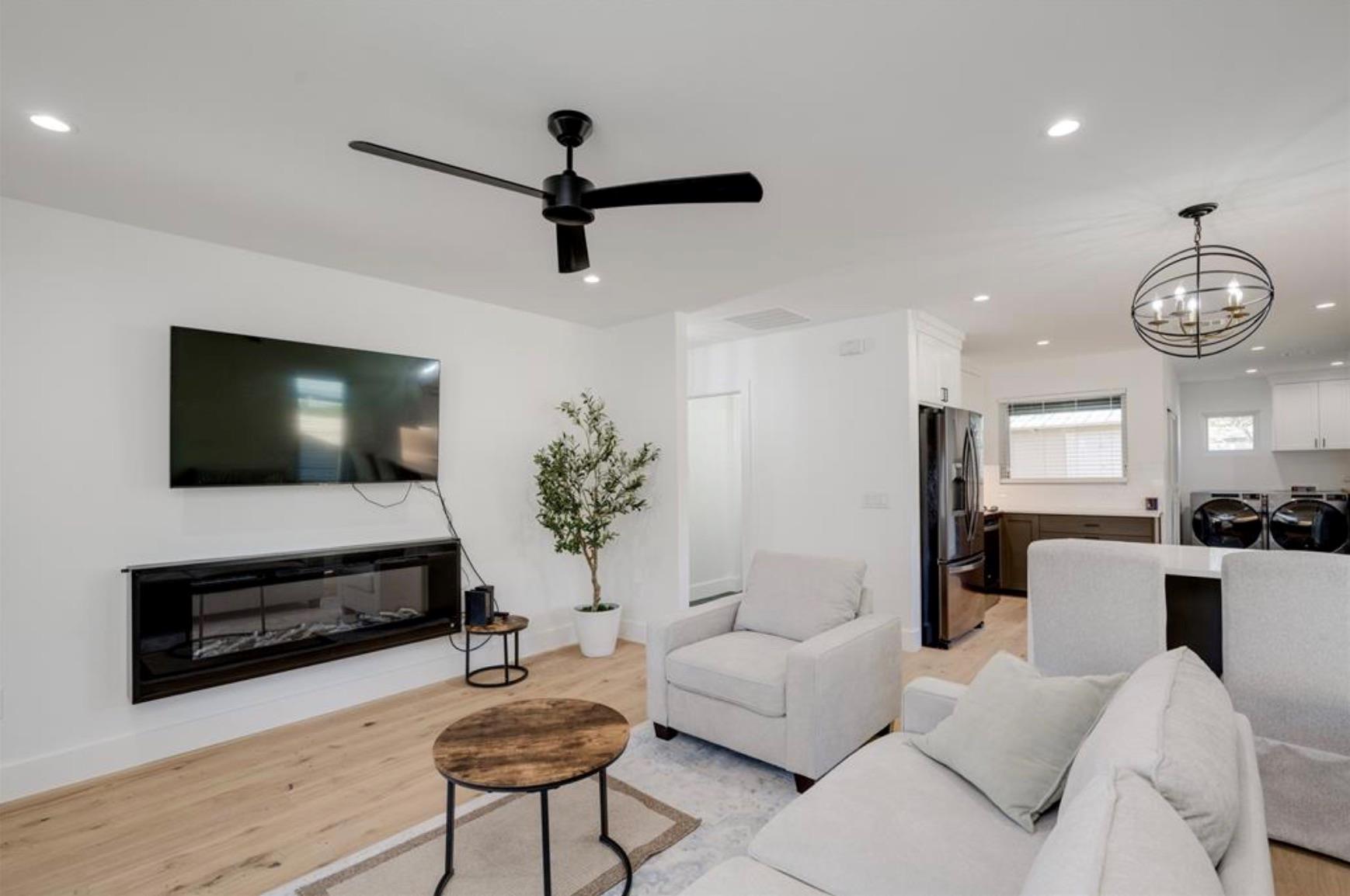 6308 Linda LN