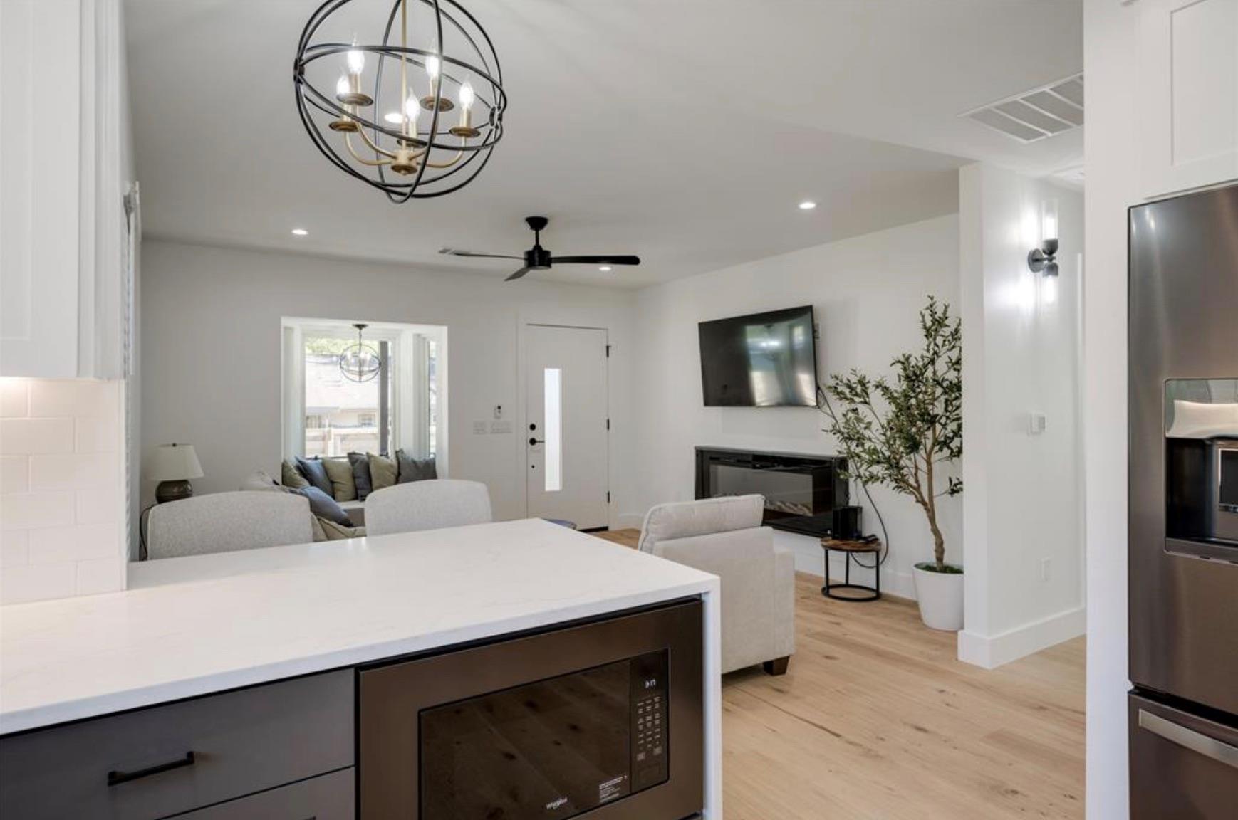 6308 Linda LN