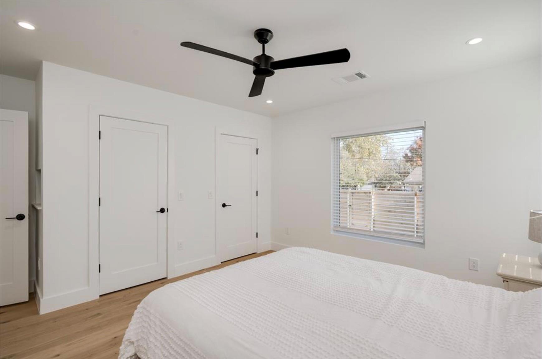 6308 Linda LN