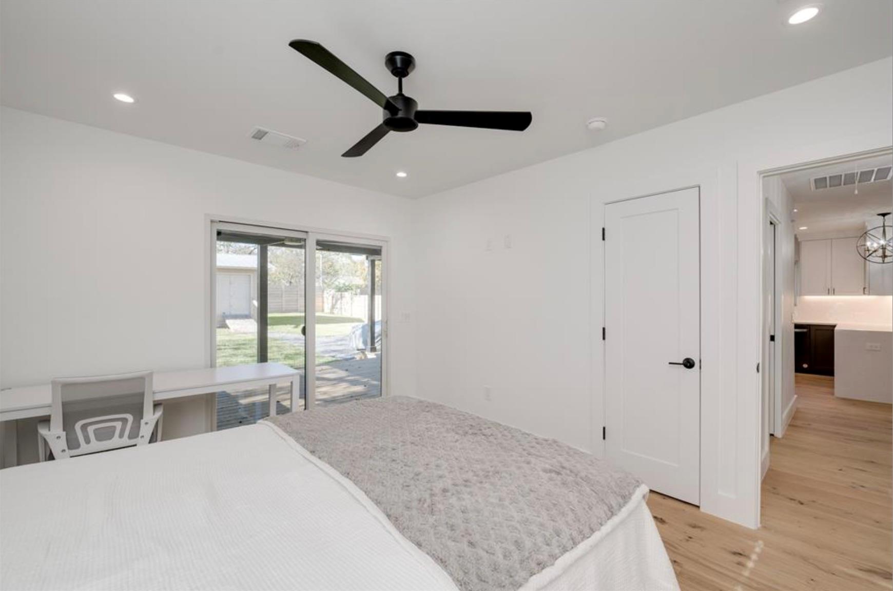 6308 Linda LN