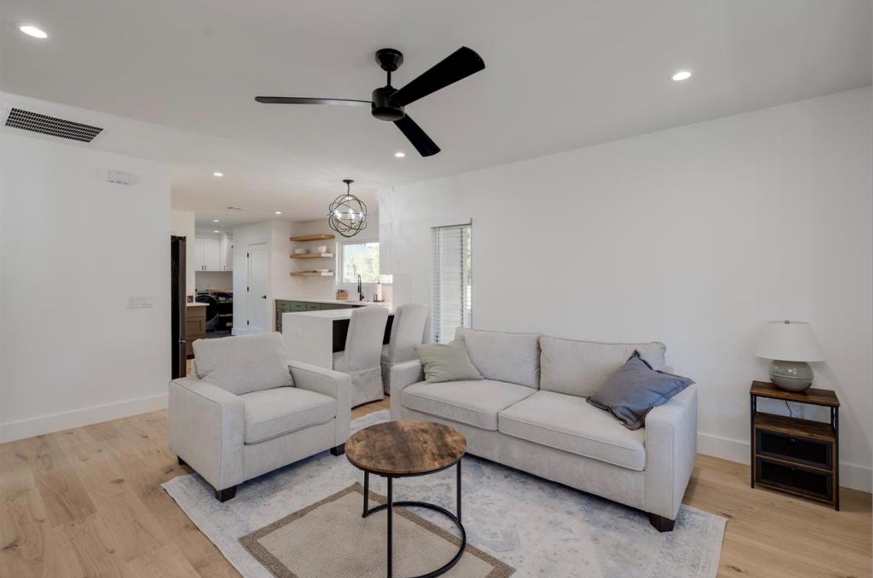 6308 Linda LN