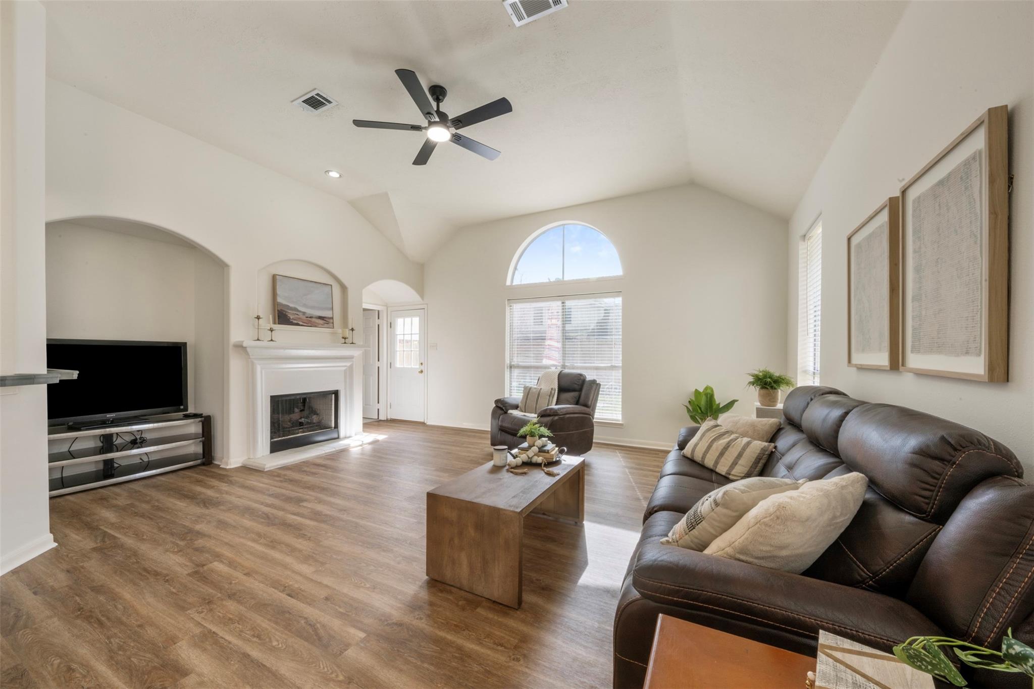 9211 Memorial Hills Drive